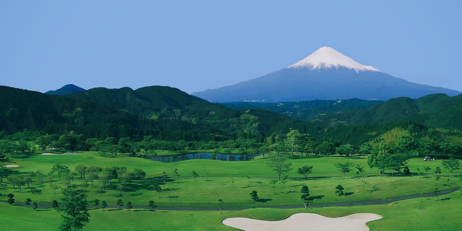 Panoramic course view with Mt. Fuji at Fugaku Country Club