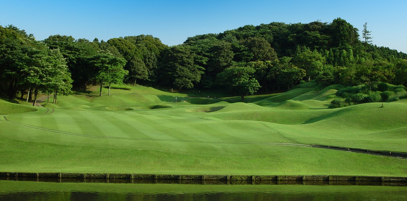 Rumpled links fairway at PGM Maria Golf Links