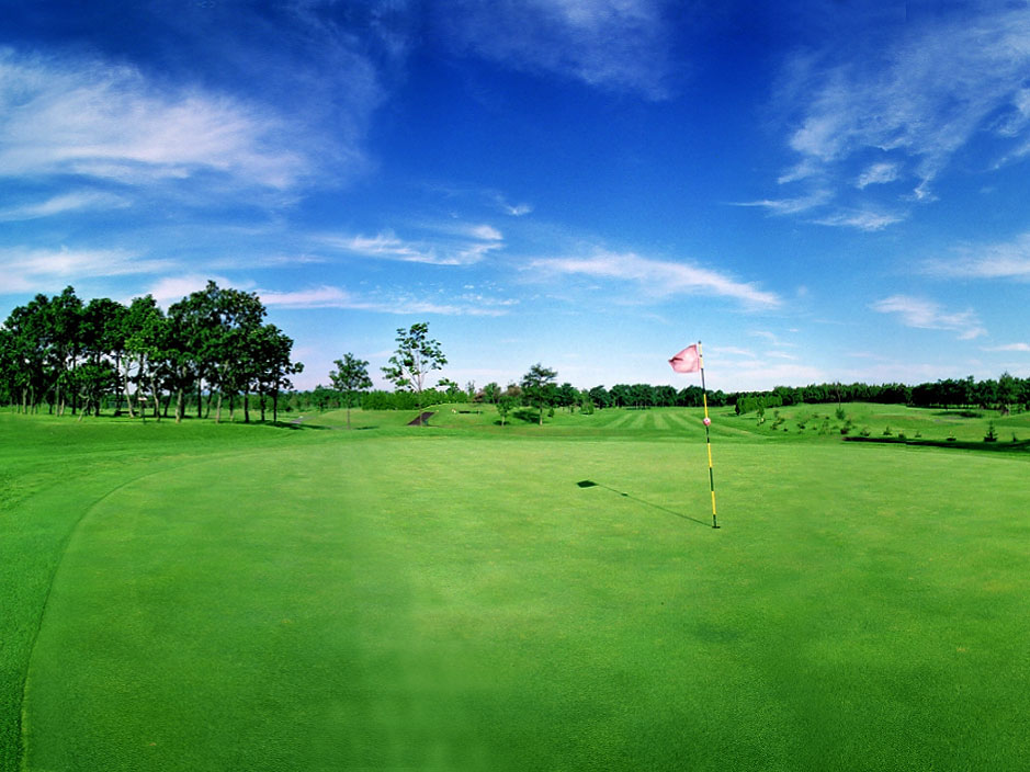Fairway and bunkering at Shamrock Country Club